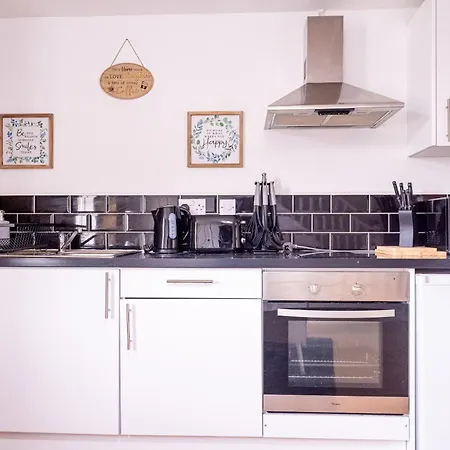 1 Bedroom Kirkstall Centre Apartment Ideal For Corporate Guests, Free Parking Leeds  Exterior foto