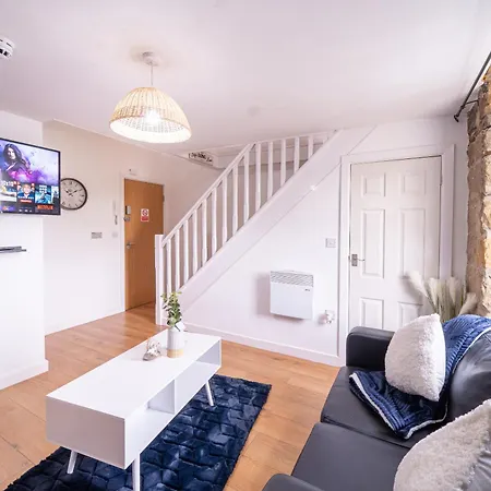 1 Bedroom Kirkstall Centre Apartment Ideal For Corporate Guests, Free Parking Leeds  Exterior foto