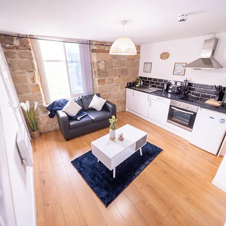 1 Bedroom Kirkstall Centre Apartment Ideal For Corporate Guests, Free Parking Leeds  Exterior foto